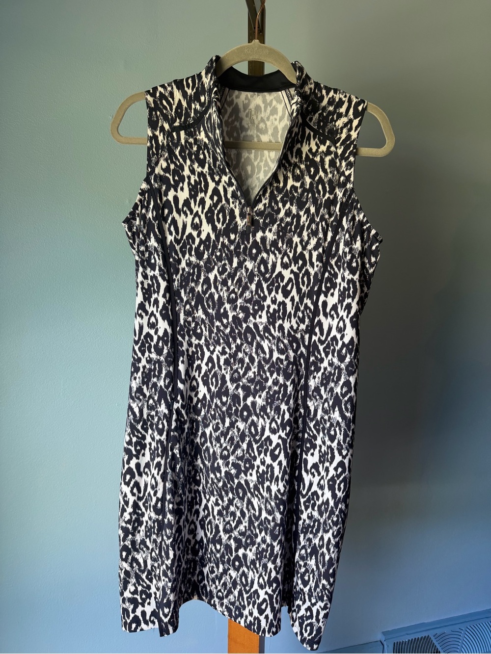 TAIL white label Navy and White Sleeveless Leopard Print Dress golf med